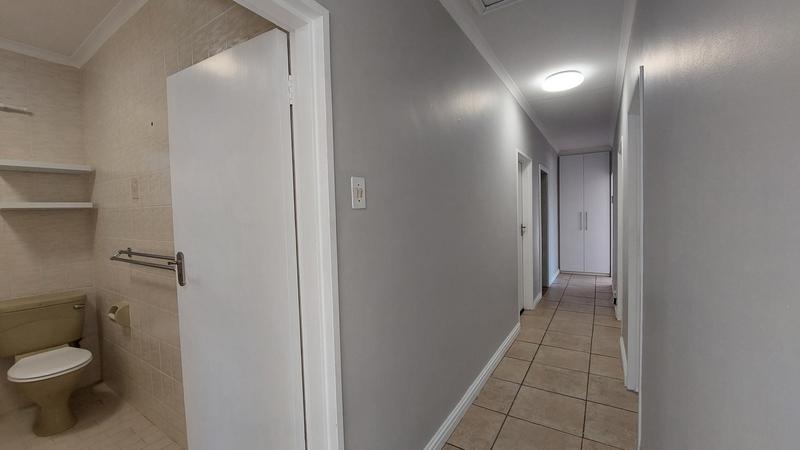 To Let 3 Bedroom Property for Rent in Schoongezicht Western Cape